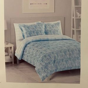 Queen comforter set
